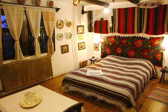 Minivacanța de 1 Decembrie la pensiuni: Turiștii au tot rezervat și anulat, iar cei care au venit în final au sunat abia cu 1-2 zile înainte. Ca să fie siguri de clienți, proprietarii de pensiuni cer acum avans pentru Crăciun și Revelion
