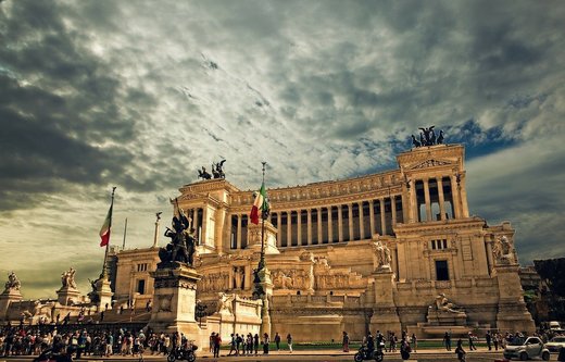 Italia relaxeză temporar condițiile de intrare pe teritoriul său pentru români. Este eliminată izolarea pentru 14 zile, cu o condiție