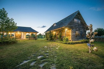 Platformă turism: Rezervările pentru cabane și case de vacanță de sărbători au crescut cu 85%. Tendințele de călătorie în 2020 s-au îndreptat către cazările izolate