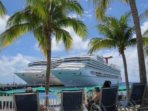 Bahamas nu va permite acostarea navelor de croazieră cu pasageri nevaccinați