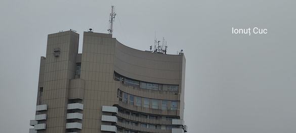 FOTO Sigla InterContinental, dată jos de pe hotelul-simbol al Capitalei după peste 40 de ani