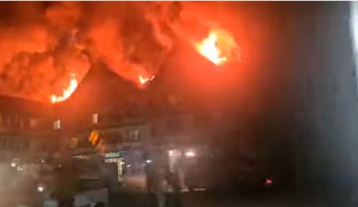 VIDEO Incendiu la un hotel din Rupea