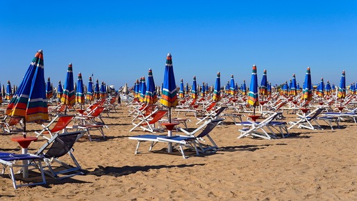 DOCUMENT Sezonul estival 2022: Plajele nou create vor putea fi preluate direct de firmele care au închiriat plaje învecinate. Tarifele stabilite și noile plaje ce pot fi închiriate