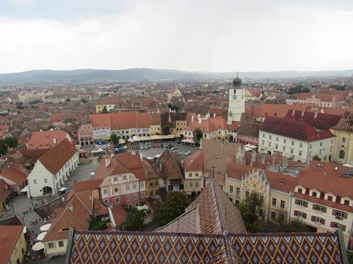 Au dispărut turiștii străini din Sibiu. Cauze: Nu e asimilat ”cu un loc în care să poți face o baie”