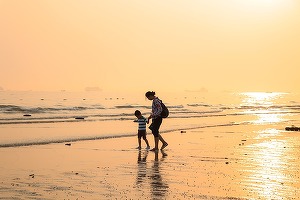 Record de rezervări ale turiștilor români pe ultima sută de metri pentru litoralurile din România, Bulgaria, Grecia și Turcia. Agențiile de turism recuperează vânzările scăzute din early booking. Cât costă all inclusive în România și Bulgaria și ce presup