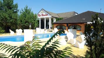 FOTO Un hotel din România va refuza turiștii austrieci, precum și plata cu cardurile emise de băncile din Austria