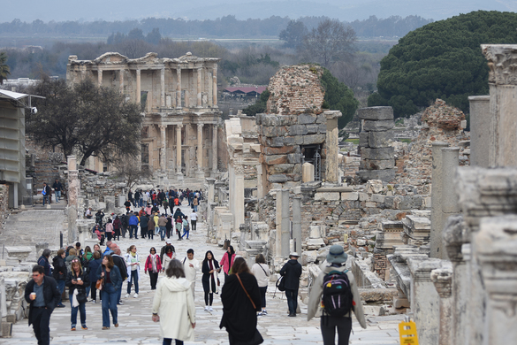 FOTO Corespondență din Turcia - Mai mulți turiști români decât înainte de pandemie; Atracțiile din Izmir, Efes și Drumul Regelui