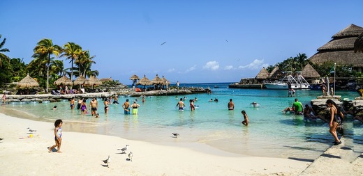 Armata mexicană lansează o companie aeriană care promite bilete mai ieftine către Cancun și alte destinații turistice