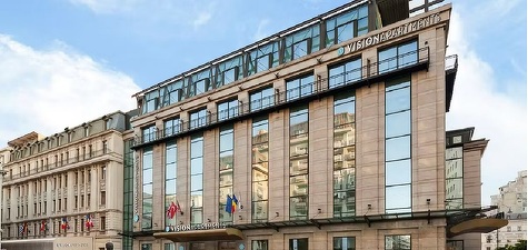 CONFIRMARE FOTO Anja Graf, "regina supremă a apartamentelor" și vedetă la "Arena Leilor", deschide complexul în locul Ramada, unde a filmat Sergiu Nicolaescu și a fost cazat Păstorel Teodoreanu. Cum arată
