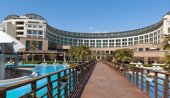 430.000 de români ar fi fost în vacanță în Antalya în acest an