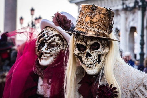 VIDEO Petrecăreții din Veneția se bucură de ultimul carnaval înainte de taxa impusă turiștilor de o zi