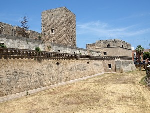 Românii - în topul vizitatorilor orașului Bari