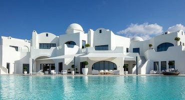 Cum a apărut o imitație a insulei grecești Santorini la marginea deșertului din Abu Dhabi