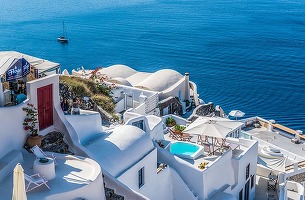 Inteligență artificială pentru turiști: Cum beneficiază Grecia de informații esențiale în 31 de limbi
