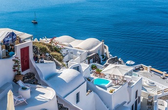 Inteligență artificială pentru turiști: Cum beneficiază Grecia de informații esențiale în 31 de limbi