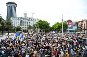 Manifestație la Barcelona împotriva turismului de masă. Locuitorii sunt exasperați de consecințe: "Orașul devine de nelocuit"