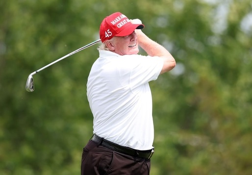 Trump Organization are mari probleme financiare. Terenurile de golf și stațiunile, anterior considerate o povară, țin acum organizația, celelalte afaceri se prăbușesc