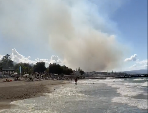 Hoteluri din Creta, evacuate în urma izbucnirii unui incendiu de vegetație