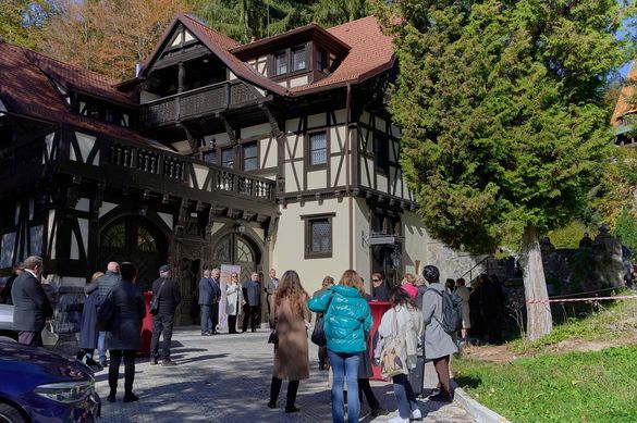 FOTO Vila Șipot reintră oficial în circuitul cultural și turistic al României, odată cu deschiderea Galeriei Arhitecților Peleșului