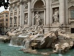 FOTO A fost deschisă pasarela de la Fontana di Trevi: 50 de euro amendă pentru oricine aruncă cu monede