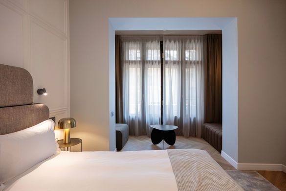 FOTO CONFIRMARE Marian Alecu a reluat investițiile în hoteluri, lansând la kilometrul zero al Bucureștiului una din cele mai luxoase unități boutique, cu fântână de peste 100 de ani. Primul client a fost un ministru german