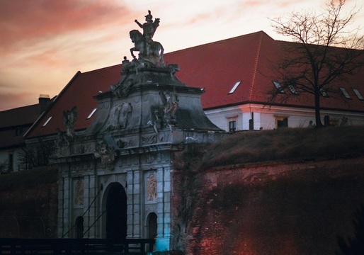 Primăria Alba Iulia suspendă taxa de promovare turistică