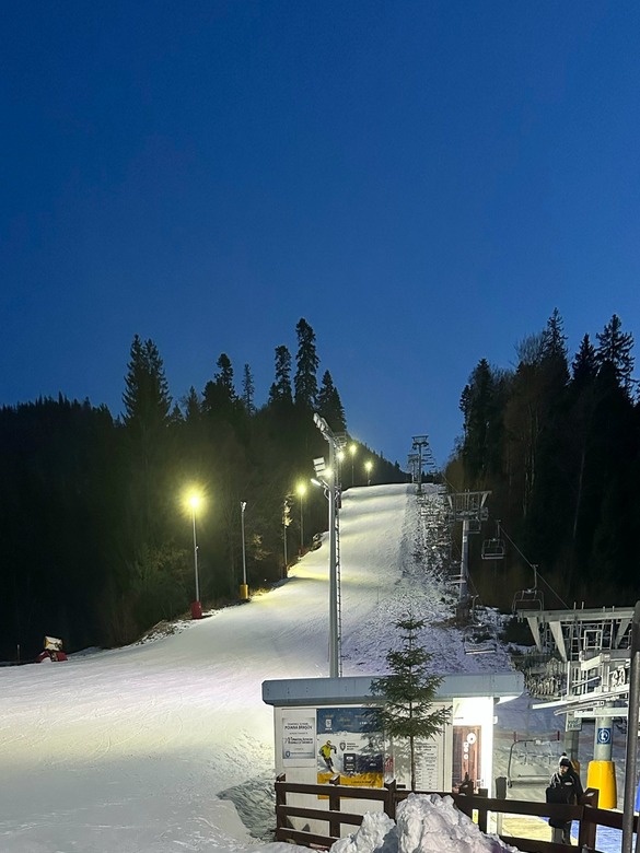 FOTO Schi nocturn în Poiana Brașov