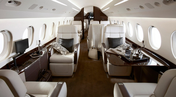 FOTO Noua companie aeriană românească, lansată de un discret antreprenor, se extinde. Zboruri charter de lux 