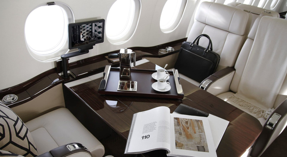 FOTO Noua companie aeriană românească, lansată de un discret antreprenor, se extinde. Zboruri charter de lux 