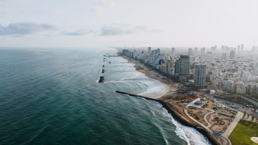 Zeci de mii de turiști străini sunt blocați în Israel