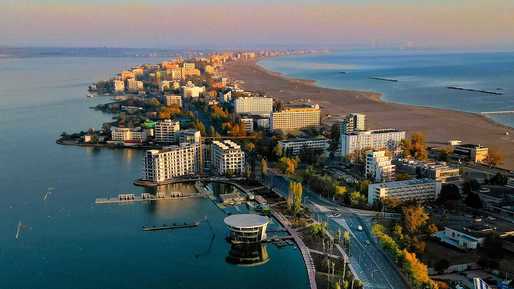 Ministrul Economiei: Prețurile în turism au crescut artificial din cauza voucherelor de vacanță