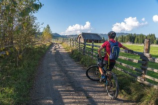Aproape 500 de km de trasee cicloturstice vor fi amenajate în județul Suceava. Buget - peste 66 milioane de lei
