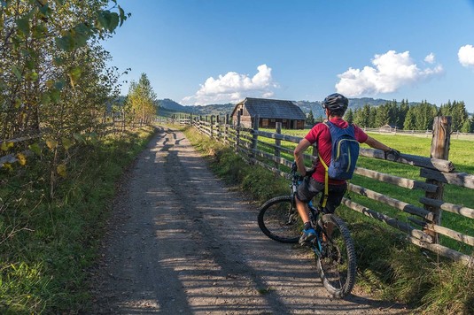 Aproape 500 de km de trasee cicloturstice vor fi amenajate în județul Suceava. Buget - peste 66 milioane de lei
