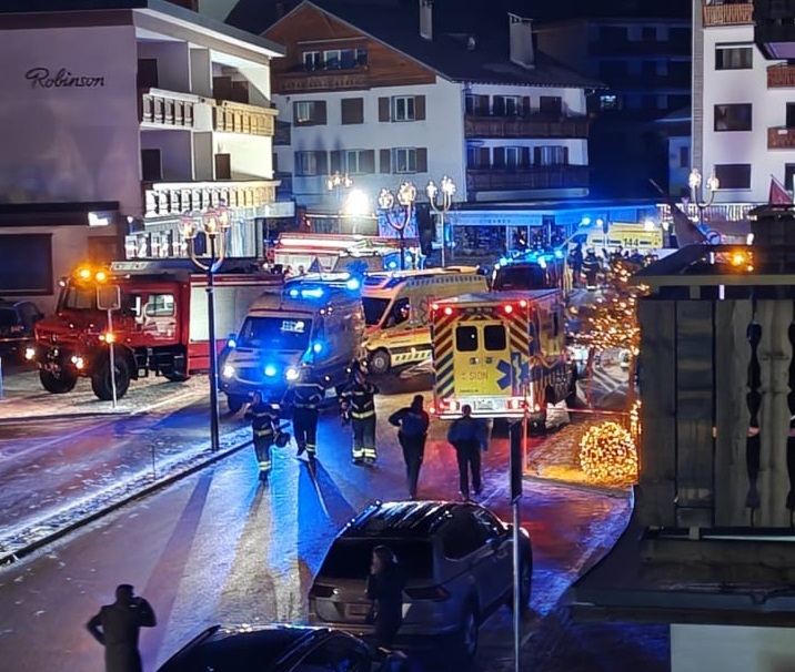 VIDEO Explozie în stațiunea elvețiană Crans Montana. Cel puțin 10 persoane au murit