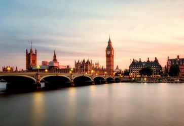 ANUNȚ Reguli schimbate de astăzi pentru românii care călătoresc în Marea Britanie