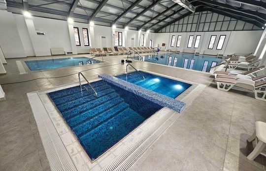 FOTO Complex balnear din România construit de la zero, investiție de peste 40 de milioane lei. Stațiunea Vizantea a fost distrusă în timpul celui de-al Doilea Război Mondial