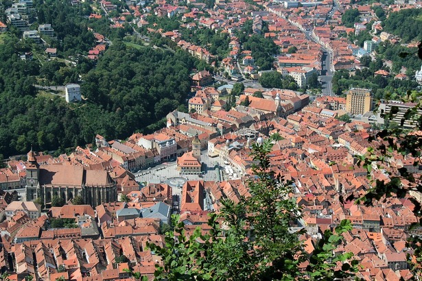 FOTO Cel mai popular loc de fotografiat din Brașov va fi reabilitat în următoarele trei luni. Platforma Belvedere de pe masivul Tâmpa are probleme de siguranță