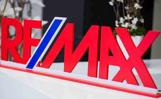 RE/MAX vrea să încasări duble din comisioanele la tranzacțiile imobiliare