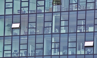 CBRE: Dezvoltatorii vor finaliza în 2016 aproape 400.000 mp de birouri în București, 15% din stocul actual
