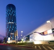 Capitalul firmei prin care Raiffeisen Property deține Sky Tower a fost majorat cu 10 mil. euro