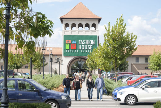 Cinci noi branduri au deschis magazine în Fashion House Outlet Centre din București