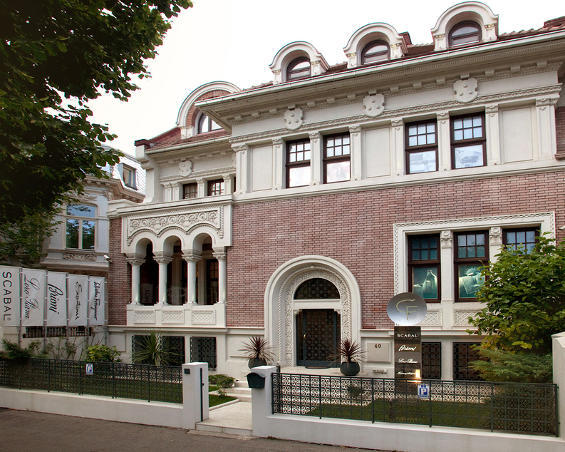 FOTO Casa Frumoasă, monument istoric din centrul Capitalei, a fost scoasă la licitație pentru 4 milioane de euro