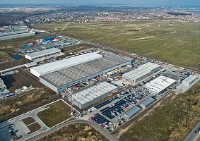 Phoenix Logistics Center a fost complet închiriat către DB Schenker, CTP va moderniza parcul cu 1,5 milioane euro. Fondul american Lone Star a cumpărat parcul cu 9 milioane euro și l-a vândut cu 7 milioane euro