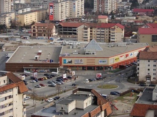 Tranzacție surpriză: Frații Comăniciu, foști proprietari ai Delaco, lasă lactatele și intră în imobiliare - au cumpărat un mare centru comercial, prima investiție în România a grupului britanic Miller