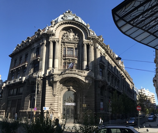 CONFIRMARE FOTO Fostul Palat al Bursei atrage restaurante, un hotel, biciclete