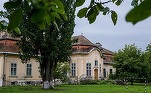 FOTO Castelul contelui Sámuel Teleki, cancelar al Transilvaniei, scos la licitație. Loc de antrenament al regilor pentru diverse turniruri