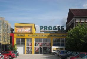 Tranzacție: Magazinele Proges, lovite puternic de criză în 2012 și operate anterior de o firmă intrată în faliment, au fost preluate de unul dintre cei mai bogați oameni din Polonia, fostul pilot de raliu Solowow