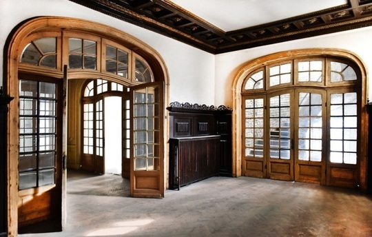 FOTO O vilă neoclasică, fost sediu al Gestapo-ului și al Rofilm, este pusă în vânzare de la 1,5 milioane de euro