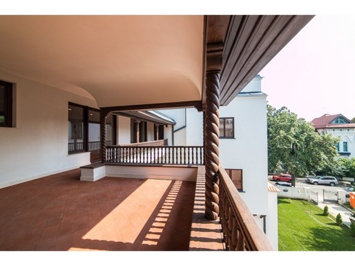 EXCLUSIV GALERIE FOTO Proprietarii Dedeman au cumpărat o vilă interbelică de patrimoniu lângă palatul lui Gigi Becali. Cea mai scumpă casă vândută în 2018