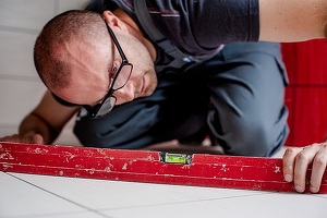 Consultanții în construcții sunt puși la zid. Este pregătită o lege care le trasează obligații și amenzi. Proprietarul CON-A: „La 2 ingineri pe șantier, vin 8 consultanți“